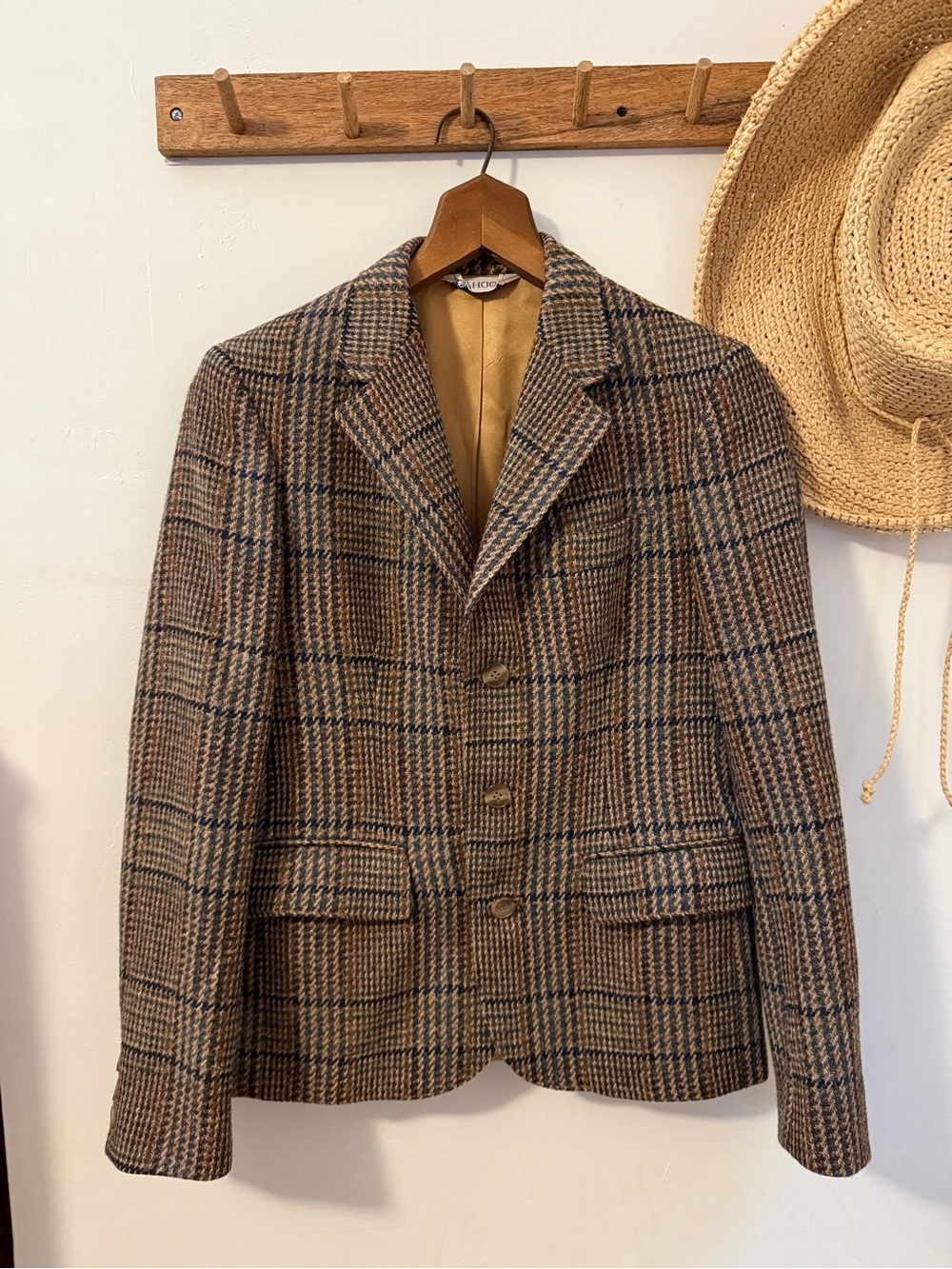 VTG women’s JG Hook Brown Plaid Wool Blazer - Classic Tailored Jacket. Size 4.